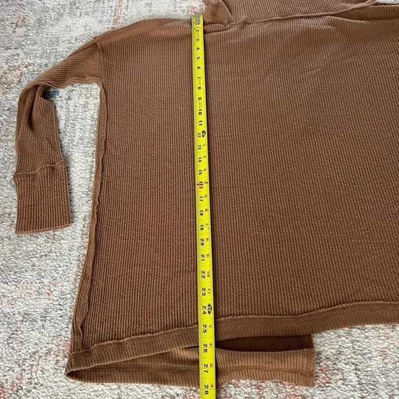 Free People Brown Sweater Off the Shoulder Cowl Neck Knit Ribbed Top Shirt Tan - Picture 9 of 10